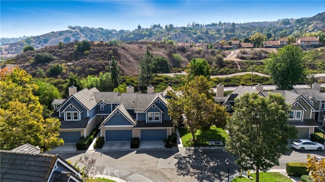 Detail Gallery Image 7 of 60 For 6070 E Summit, Anaheim Hills,  CA 92807 - 3 Beds | 3 Baths