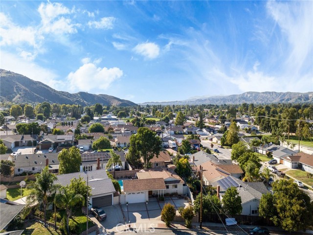 Welcome to 1561 Eloise Circle in the east end of Simi Valley.