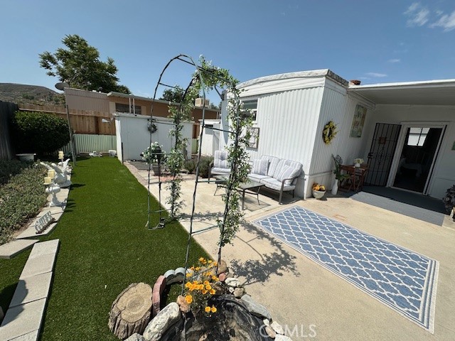 45055 E. Florida Avenue, Hemet CA: https://media.crmls.org/medias/ff8930c8-fc2c-4fcd-a969-95c85aba5cd0.jpg