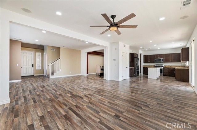 Detail Gallery Image 12 of 35 For 34073 Corktree, Lake Elsinore,  CA 92532 - 4 Beds | 2/1 Baths