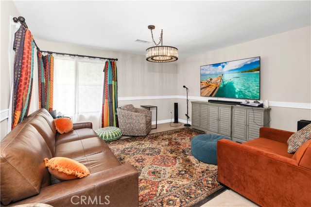 735 Del Valle Drive, Fallbrook CA: https://media.crmls.org/medias/ff8a3ed7-1a4b-4306-b958-3cd363192cd1.jpg