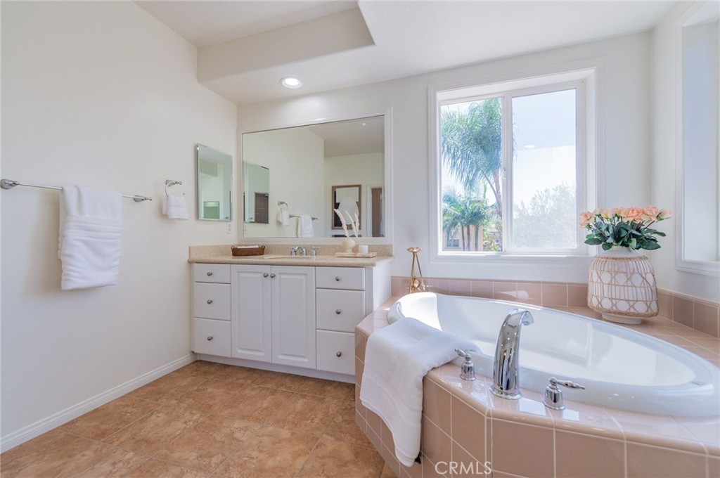 MLS #OC26159980 image #29