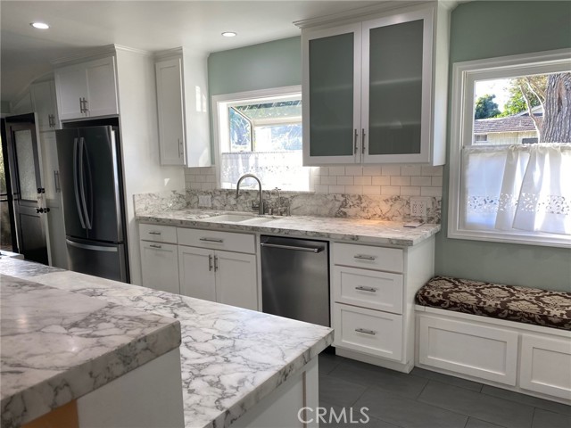 4125 Bakman Avenue, Studio City CA: https://media.crmls.org/medias/ff8b38c6-5abb-43cd-81e4-708151d9cd0c.jpg