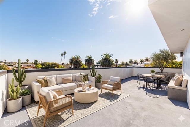 Detail Gallery Image 15 of 75 For 5209 W 20th, Los Angeles,  CA 90016 - – Beds | – Baths