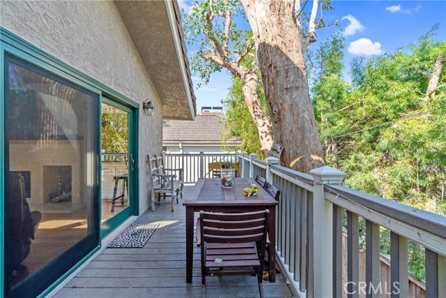 2213 Valley Drive, Manhattan Beach, California 90266, 4 Bedrooms Bedrooms, ,3 BathroomsBathrooms,Residential,Sold,Valley,SB22167937