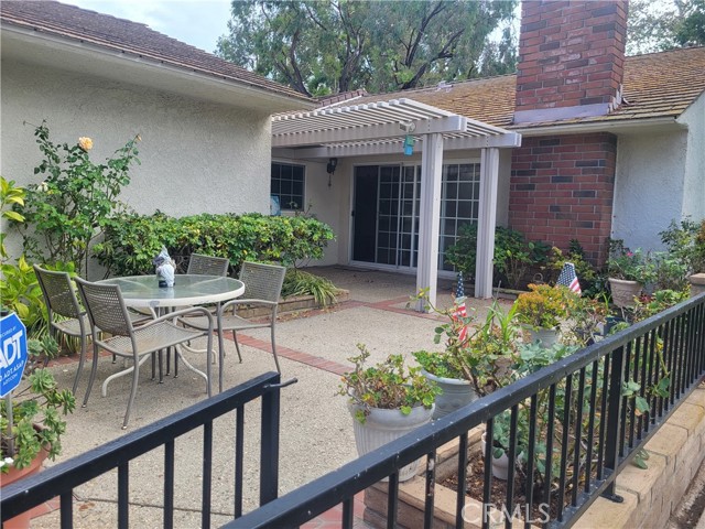 Detail Gallery Image 5 of 7 For 2 Hawthorn, Irvine,  CA 92612 - 3 Beds | 2 Baths