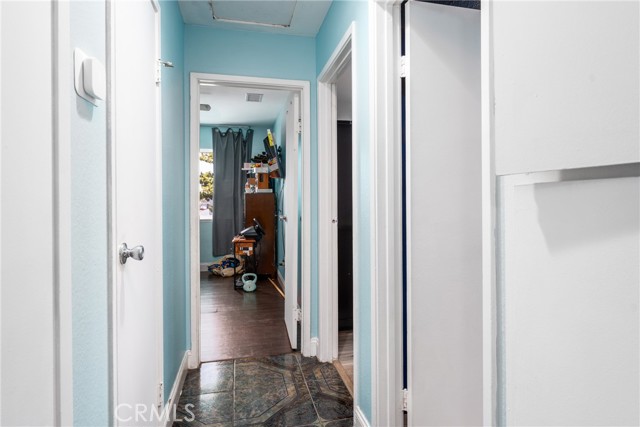 Detail Gallery Image 9 of 18 For 1120 S Mantle Ln 8d,  Santa Ana,  CA 92705 - 2 Beds | 1 Baths