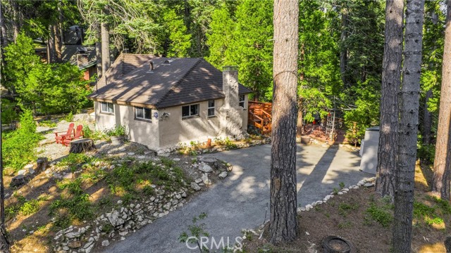 Detail Gallery Image 3 of 35 For 775 Buckingham, Lake Arrowhead,  CA 92352 - 1 Beds | 1 Baths