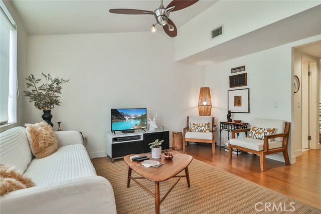 21025 Lemarsh Street, Chatsworth CA: https://media.crmls.org/medias/ff90246f-d2c3-4ad0-9da1-f2c2c2afa4d6.jpg