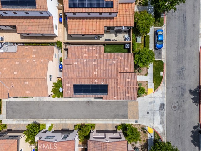 21851 Moveo Drive, Saugus CA: https://media.crmls.org/medias/ff9031f4-1c7d-4d26-a1d4-a8f4346b4b4c.jpg