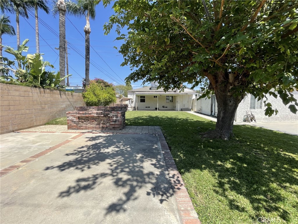 https://media.crmls.org/medias/ff90fff3-f718-48c1-8748-d7426675cae5.jpg?preset=X-Large