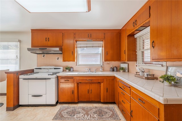 Detail Gallery Image 7 of 46 For 1241 S Walnut, Anaheim,  CA 92802 - 3 Beds | 2 Baths