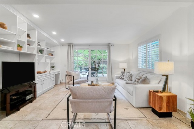 4299 Bakman Avenue, Studio City CA: https://media.crmls.org/medias/ff9154a3-0bdd-496c-b0dc-12b4e3630480.jpg