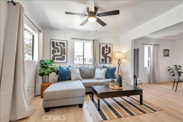 518 E Lime, Monrovia CA: https://media.crmls.org/medias/ff915d4b-ba23-446c-9890-61ea43a6bd3a.jpg