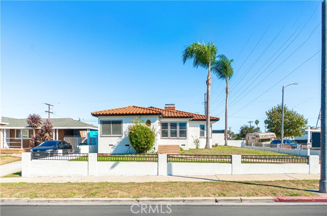 Detail Gallery Image 1 of 1 For 9650 S Harvard Bld, Los Angeles,  CA 90047 - 3 Beds | 2 Baths