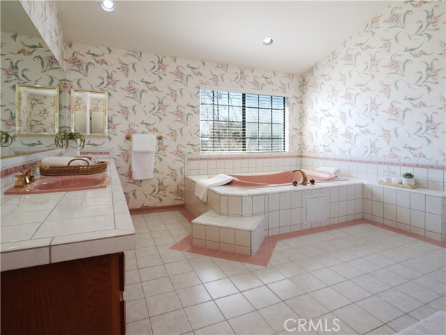 Detail Gallery Image 16 of 37 For 28070 Ella Dr, Rancho Palos Verdes,  CA 90275 - 4 Beds | 4 Baths