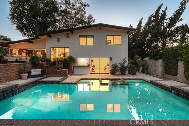 Detail Gallery Image 14 of 16 For 3960 Ellenita, Tarzana,  CA 91356 - 3 Beds | 3 Baths