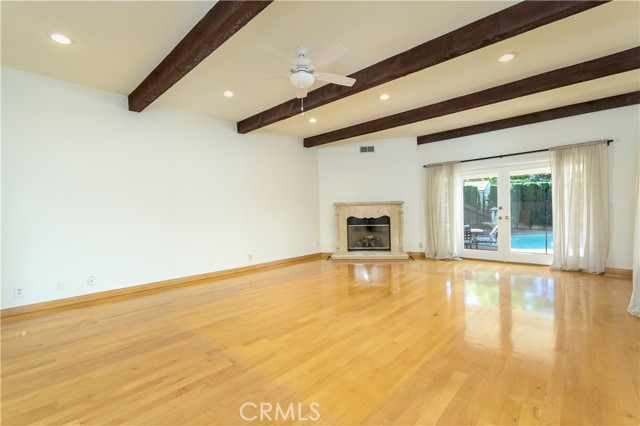 Detail Gallery Image 16 of 50 For 251 N Whitnall, Burbank,  CA 91505 - 4 Beds | 3 Baths