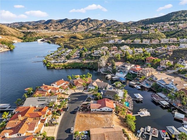 Detail Gallery Image 7 of 21 For 21951 Stawberry Ln, Canyon Lake,  CA 92587 - – Beds | – Baths