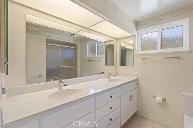 152 Ventana Court, Thousand Oaks CA: https://media.crmls.org/medias/ff93380d-a998-498e-a1f7-cc601fd5bf00.jpg
