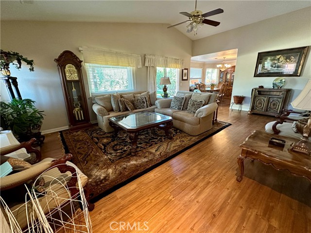 Detail Gallery Image 15 of 50 For 23856 Outrigger, Canyon Lake,  CA 92587 - 3 Beds | 2 Baths