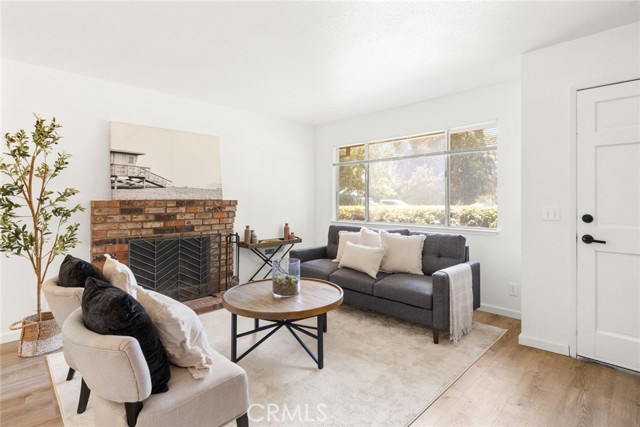 Detail Gallery Image 4 of 28 For 395 Gardenside Ct, Chico,  CA 95973 - 3 Beds | 2 Baths