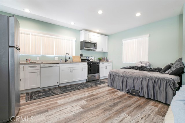 11024 Peoria Street, Sun Valley CA: https://media.crmls.org/medias/ff951f20-11a9-4144-939f-c18a5327c306.jpg