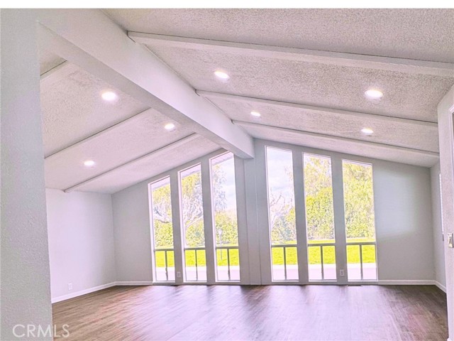 Detail Gallery Image 4 of 5 For 21214 Seep Willow Way #273,  Canyon Country,  CA 91351 - 2 Beds | 2 Baths