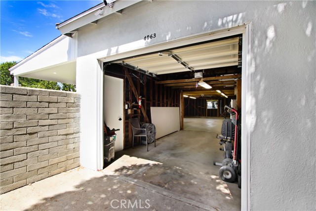 4061 Maplewood pl, Riverside CA: https://media.crmls.org/medias/ff957127-bb98-47f7-bd08-75fc487d0b2a.jpg