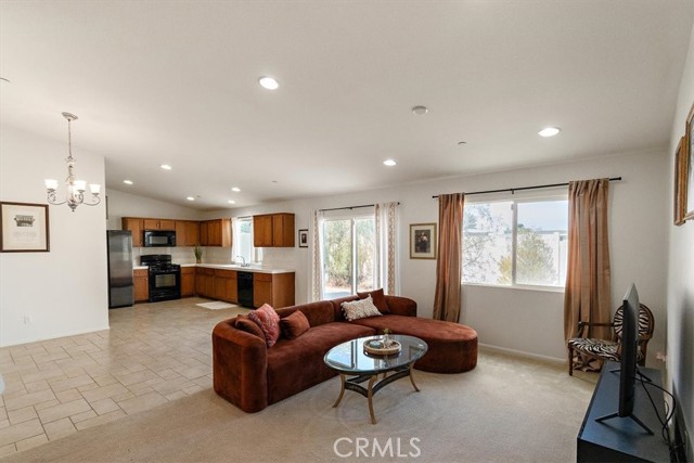 905 Broadway Avenue, Barstow CA: https://media.crmls.org/medias/ff95b707-a13c-430f-bc0f-1d452c5b49e6.jpg