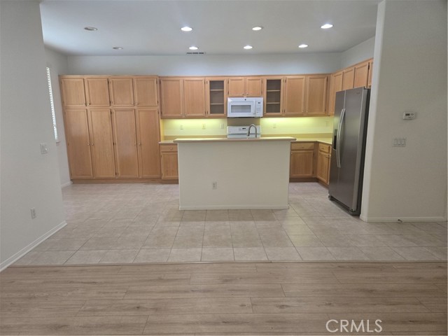 Detail Gallery Image 3 of 10 For 151 Carrotwood Ln Ln, Pomona,  CA 91767 - 4 Beds | 3 Baths