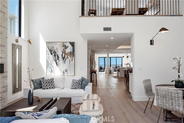 544 Helberta Avenue, Redondo Beach, California 90277, 4 Bedrooms Bedrooms, ,2 BathroomsBathrooms,Residential,Sold,Helberta,SB21084737