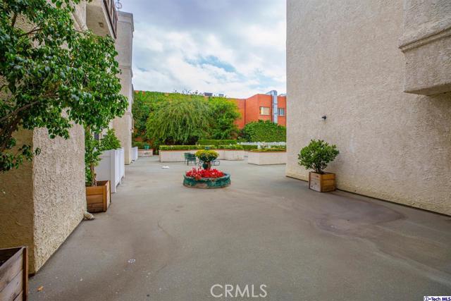 2 Bed Home for Sale in Encino, California