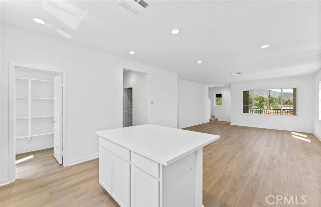 4 Bed Home for Sale in Burbank, California