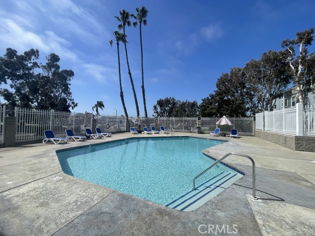 Detail Gallery Image 12 of 43 For 16960 Algonquin St #I-204,  Huntington Beach,  CA 92649 - 1 Beds | 1 Baths
