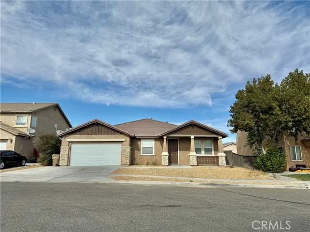 Detail Gallery Image 2 of 24 For 13232 Newport St, Hesperia,  CA 92344 - 4 Beds | 2 Baths