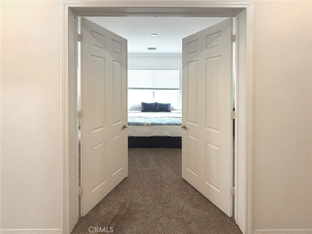 https://media.crmls.org/medias/ff97fd89-6215-4714-aa4a-24c95424619e.jpg?preset=X-Large