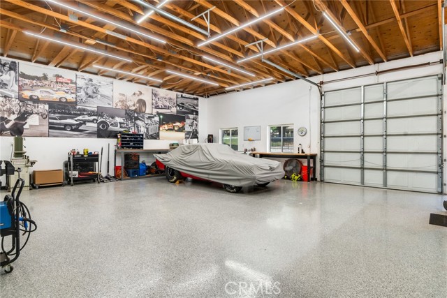 13288 Oak Crest Drive, Yucaipa CA: https://media.crmls.org/medias/ff98718d-6885-4288-90f3-f62c03b7c45f.jpg
