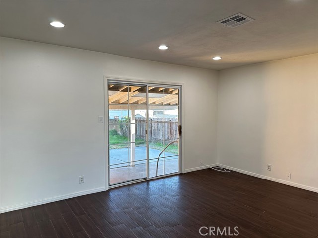 13150 Vaughn Street photo 6
