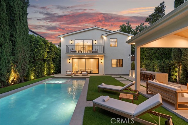 Detail Gallery Image 3 of 65 For 4625 Vesper Ave, Sherman Oaks,  CA 91403 - 5 Beds | 5/2 Baths