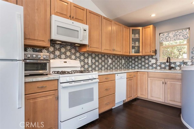 2852 Los Feliz Court, San Luis Obispo CA: https://media.crmls.org/medias/ff99a2a5-e6e9-4b2d-a53e-ed55d8fb2919.jpg