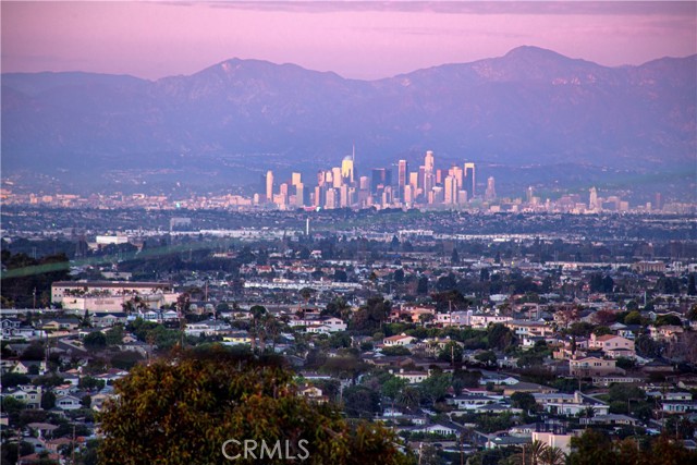 Detail Gallery Image 3 of 48 For 229 via Pasqual, Redondo Beach,  CA 90277 - 4 Beds | 4 Baths
