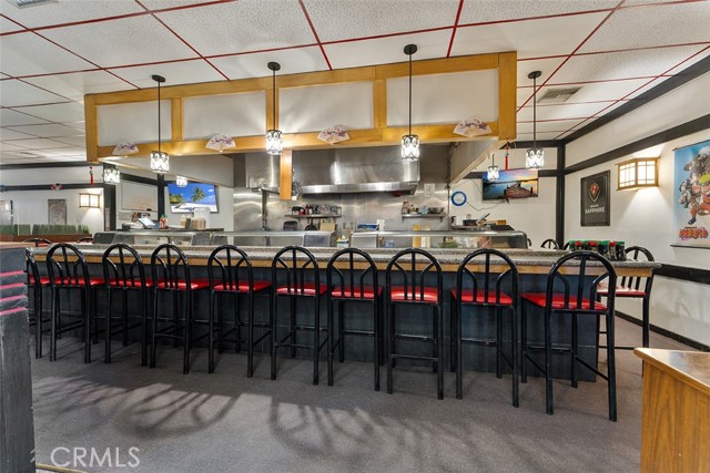 320 W Foothill Blvd, Upland CA: https://media.crmls.org/medias/ff9a443f-76ee-4545-9249-1b77c91964cf.jpg