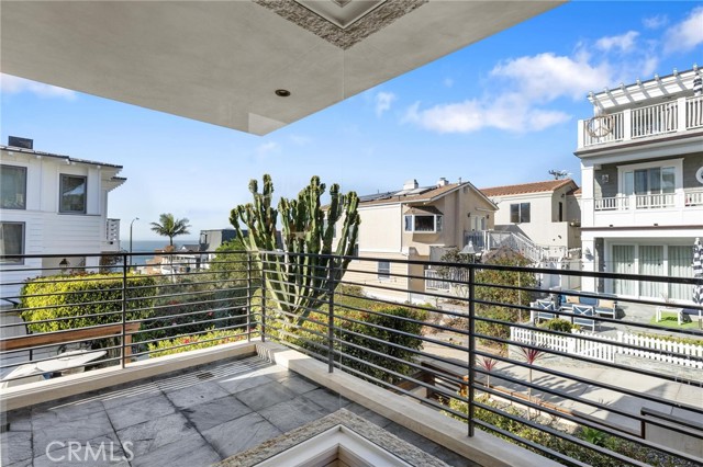 308 17th Street, Manhattan Beach, California 90266, 5 Bedrooms Bedrooms, ,5 BathroomsBathrooms,Residential,For Sale,17th,SB25007021