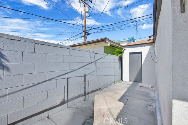 Detail Gallery Image 9 of 13 For 5517 Loma Vista, Maywood,  CA 90270 - – Beds | – Baths