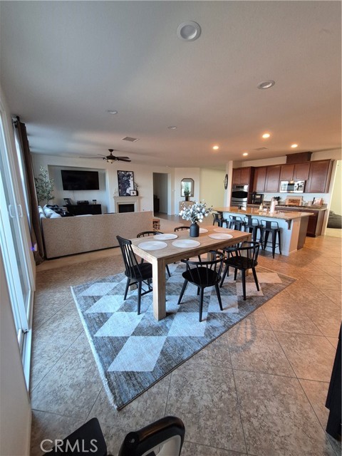 Detail Gallery Image 5 of 10 For 7650 Summer Day, Corona,  CA 92883 - 4 Beds | 2/1 Baths