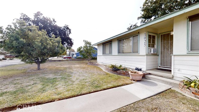 Detail Gallery Image 2 of 19 For 1025 S Indian Summer Ave, West Covina,  CA 91790 - 4 Beds | 2/1 Baths