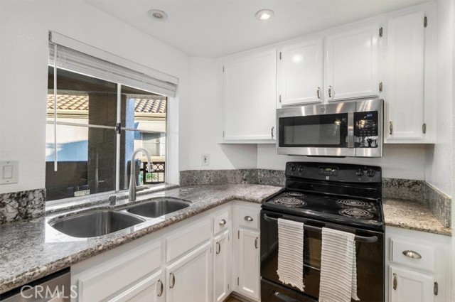 Detail Gallery Image 17 of 41 For 400 Lake St #208, Huntington Beach,  CA 92648 - 2 Beds | 2 Baths