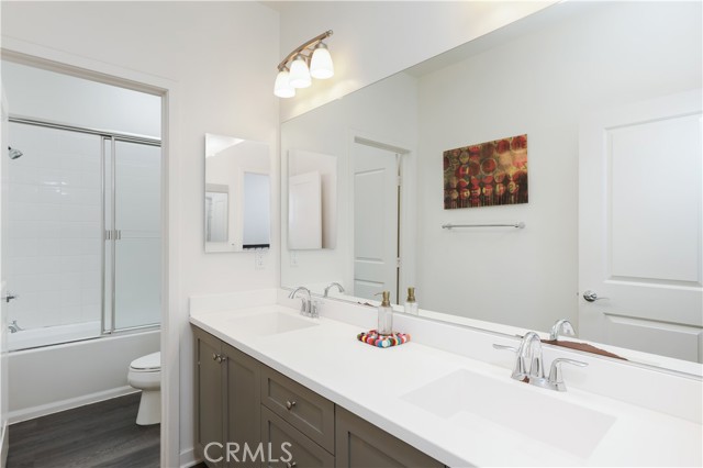 55 Fuchsia, Lake Forest CA: https://media.crmls.org/medias/ff9b6c1a-5068-47b9-9384-b0b6faa03e84.jpg