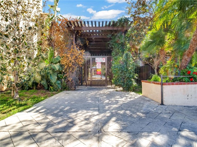 Detail Gallery Image 19 of 28 For 18350 Hatteras #123,  Tarzana,  CA 91356 - 3 Beds | 2 Baths